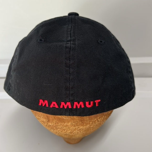 Mammut Black and Red Flexfit hat Embroidered Front and Back size L/XL - Picture 6 of 8